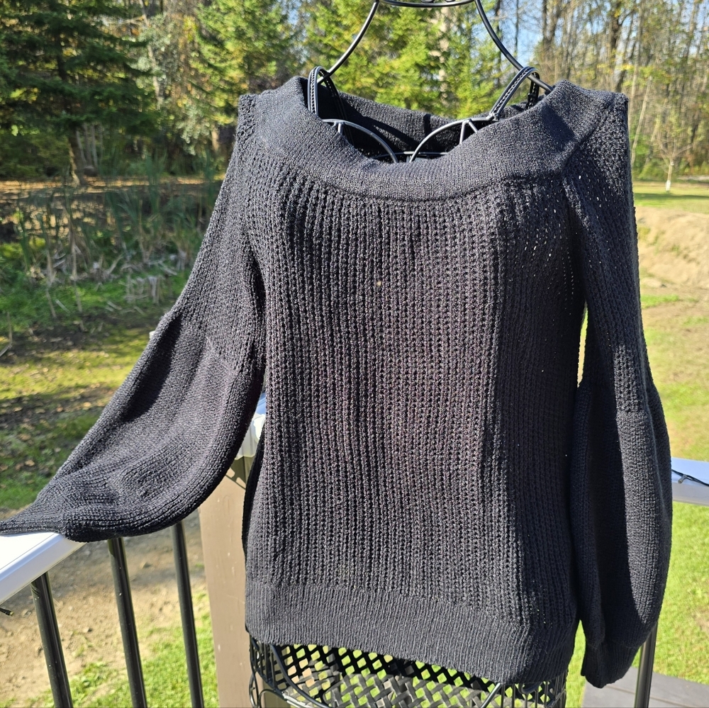 Miracle Sweater in black, balloon sleeve, NWT, size M/L